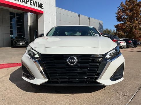 Used 2025 Nissan Altima 2.5 SV image 4