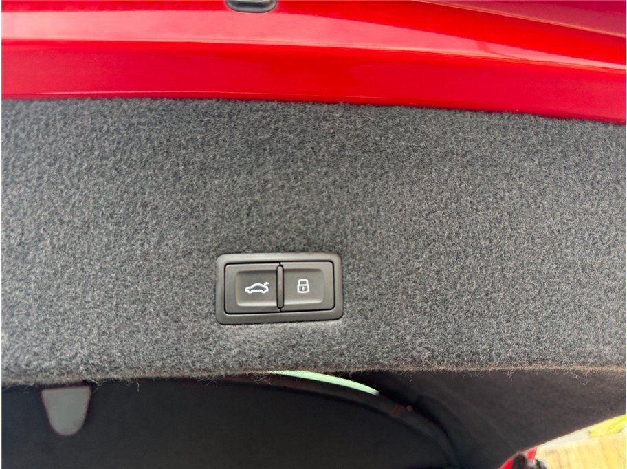 Used 2019 Lamborghini Urus AWD/4WD image 47
