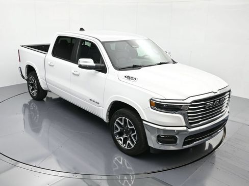 Used 2025 RAM 1500 Laramie AWD/4WD image 34