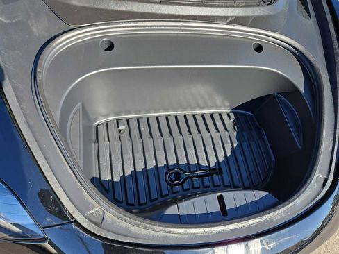 Used 2023 Tesla Model 3 Standard Range image 14