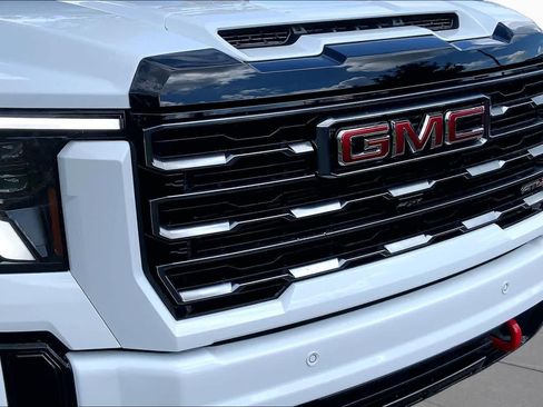Used 2026 GMC Sierra 2500 AT4 w/ AT4 Premium Plus Package AWD/4WD image 30