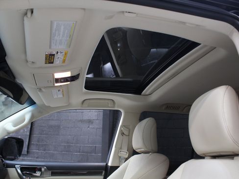 Used 2022 Lexus GX 460 Premium w/ Accessory Package AWD/4WD image 19