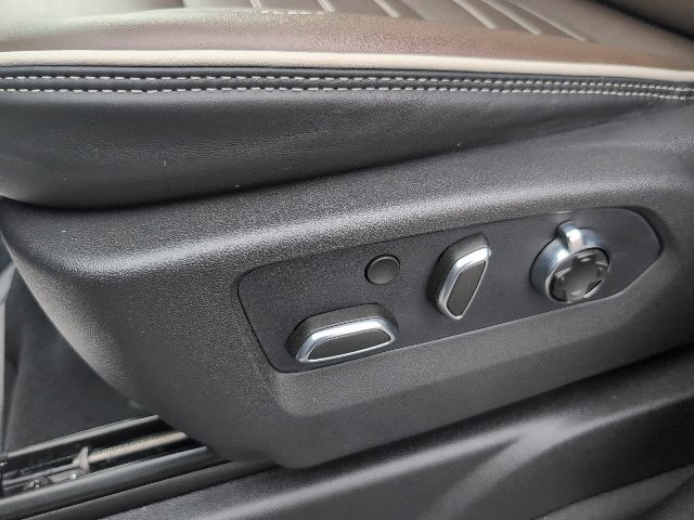 Used 2026 GMC Yukon XL Denali Ultimate w/ LPO, Floor Liner Package AWD/4WD image 16
