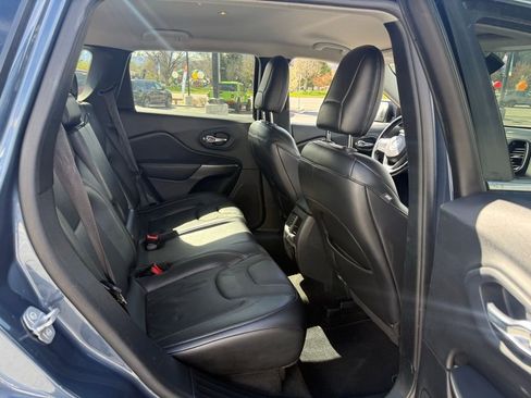 Used 2020 Jeep Cherokee Limited AWD/4WD image 18