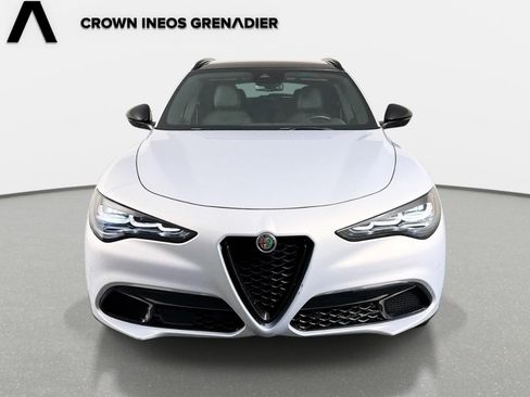 Used 2025 Alfa Romeo Stelvio Sprint AWD/4WD image 2