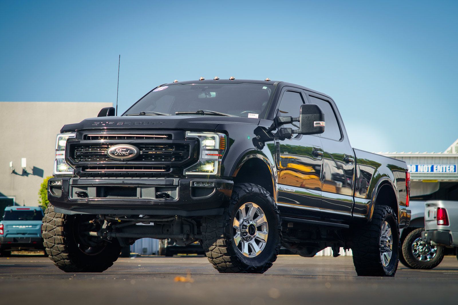 Certified 2022 Ford F250 Lariat w/ Tremor Off-Road Package AWD/4WD image 6