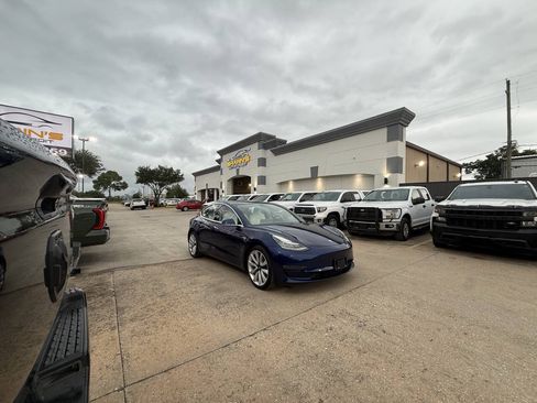 Used 2018 Tesla Model 3 Long Range AWD/4WD image 42