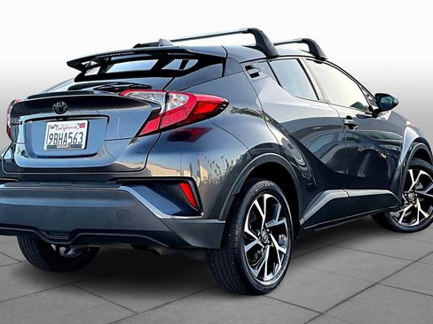 Used 2022 Toyota C-HR XLE image 12