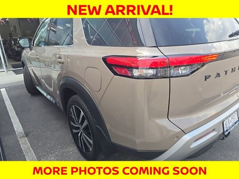 Used 2023 Nissan Pathfinder Platinum image 8