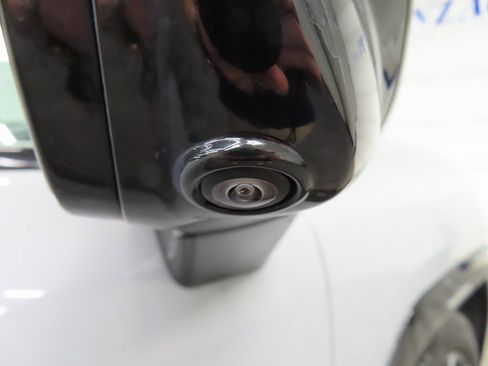 Used 2025 GMC Sierra EV Denali image 57