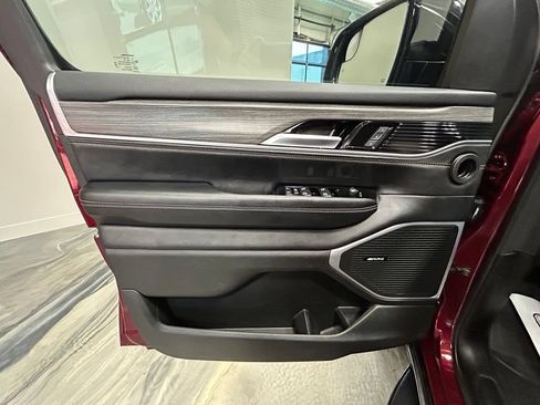 Used 2024 Jeep Wagoneer L Series II w/ Flexible Seating Group AWD/4WD image 55