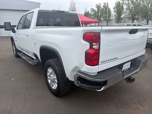 Used 2022 Chevrolet Silverado 2500 LT w/ Convenience Package AWD/4WD image 5