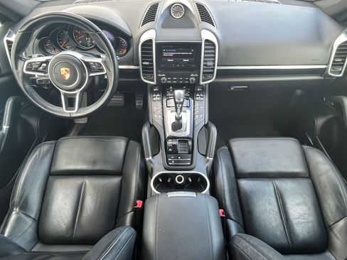 Used 2017 Porsche Cayenne Platinum Edition image 15