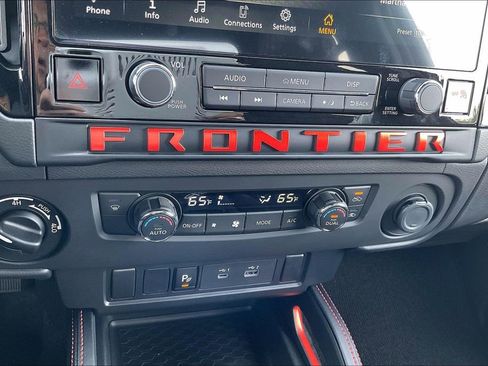 Used 2025 Nissan Frontier PRO-4X w/ Tow Package AWD/4WD image 31