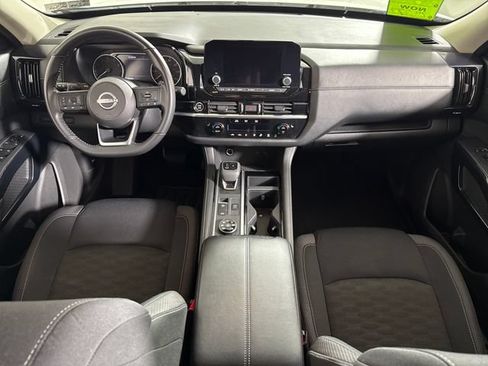 Used 2024 Nissan Pathfinder SV AWD/4WD image 24
