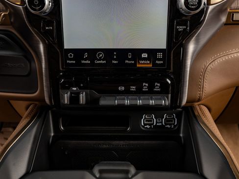 Used 2024 RAM 3500 Limited w/ Towing Technology Group image 27