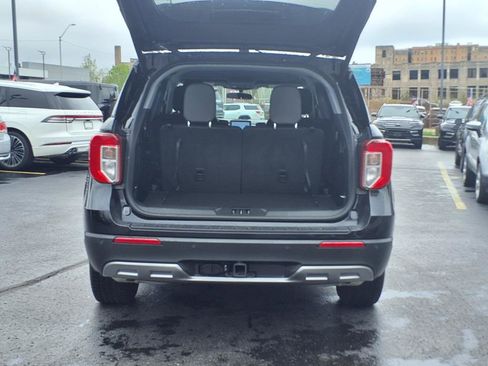 Used 2023 Ford Explorer XLT w/ Equipment Group 202A image 6