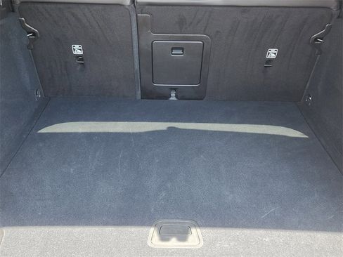 Used 2025 Volvo XC60 B5 Core image 22