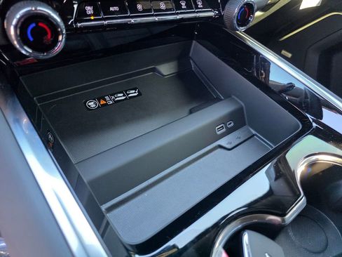 New 2026 Chevrolet Tahoe High Country image 16