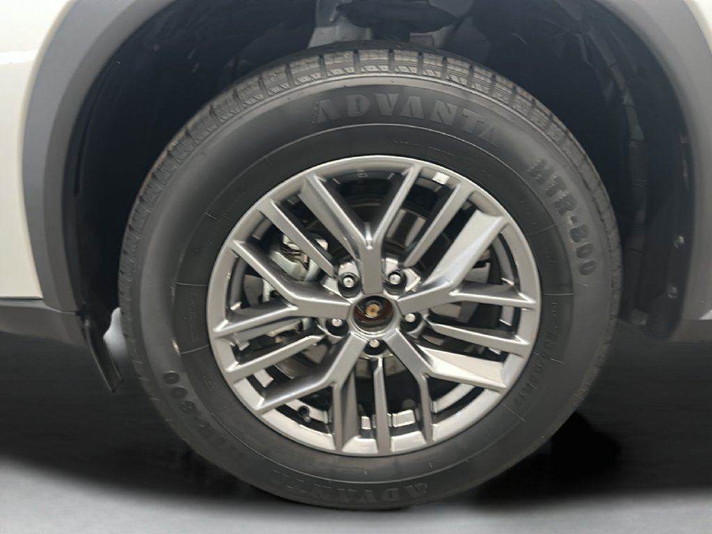Used 2024 Nissan Rogue S AWD/4WD image 13