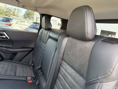 New 2026 Mitsubishi Outlander SE FWD image 15
