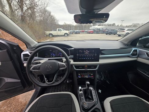 New 2026 Volkswagen Taos SE AWD/4WD image 15
