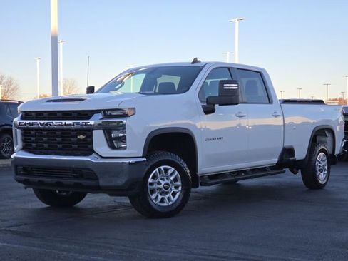 Used 2022 Chevrolet Silverado 2500 LT image 2