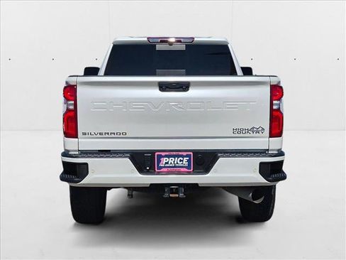 Used 2023 Chevrolet Silverado 2500 High Country w/ Z71 Off-Road Package image 7