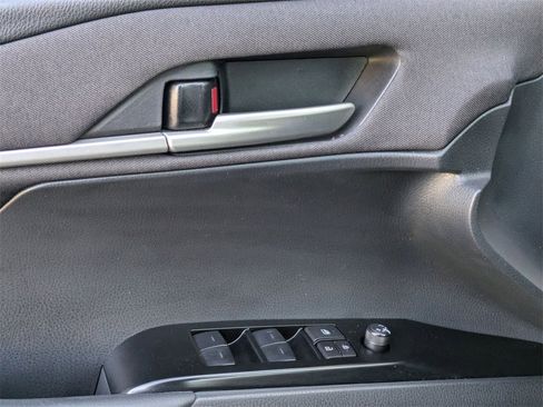 Used 2025 Toyota Camry LE image 13