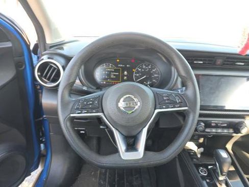 Used 2021 Nissan Kicks SV image 10