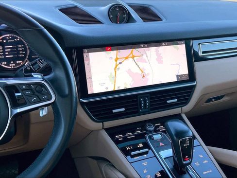 Used 2019 Porsche Cayenne image 6