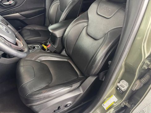 Used 2021 Jeep Cherokee Latitude Lux w/ Sun & Sound Group image 34