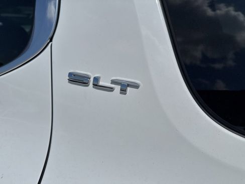 Used 2020 GMC Acadia SLT image 12