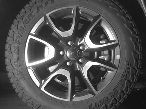 Used 2025 Jeep Compass Trailhawk AWD/4WD image 15