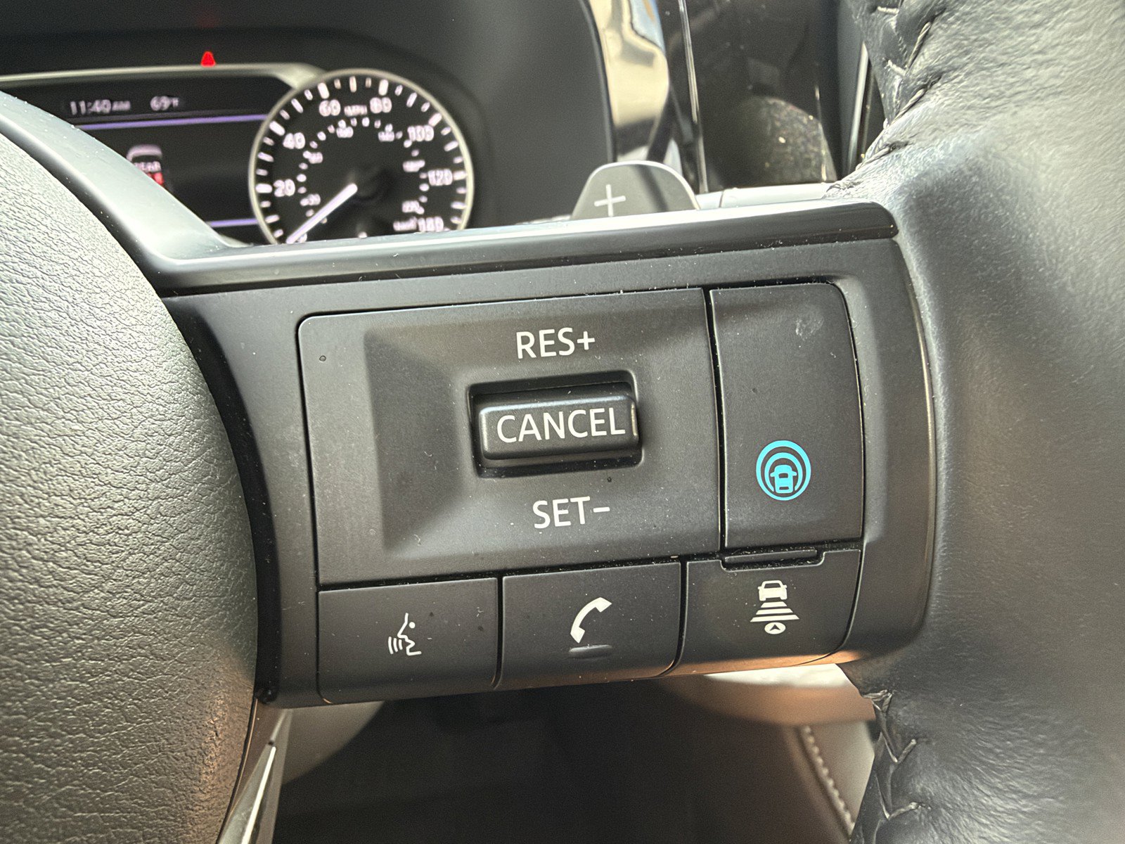 Used 2024 Nissan Pathfinder SV FWD image 19