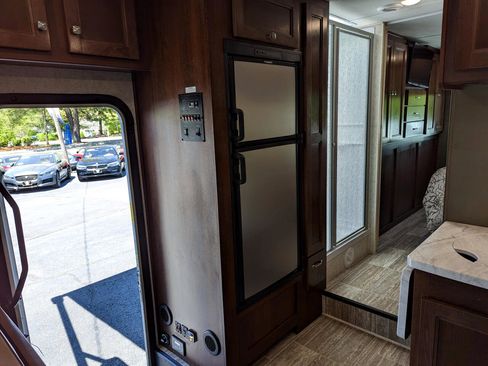 Used 2019 Chevrolet Express 4500 w/ RV Package image 63