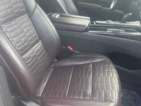 Used 2023 Cadillac Escalade Premium Luxury Platinum AWD/4WD image 15