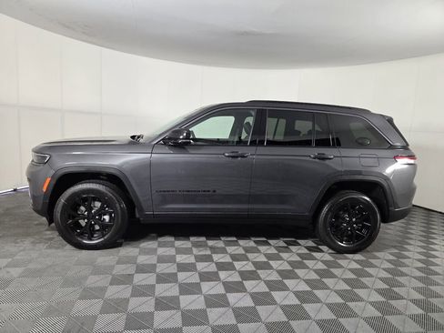 New 2026 Jeep Grand Cherokee Altitude RWD image 9
