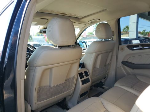 Used 2016 Mercedes-Benz GL 450 4MATIC w/ Premium I Package image 31