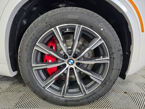 New 2026 BMW X5 xDrive50e w/ M Sport Package image 2