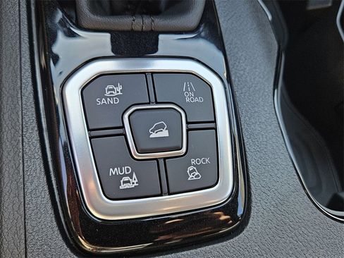 New 2026 Nissan Frontier SV w/ All-Weather Content Package image 24