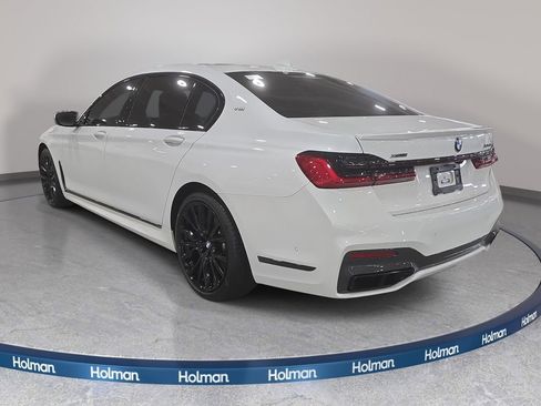 Used 2022 BMW M760i xDrive w/ Luxury Rear Seating Package image 8