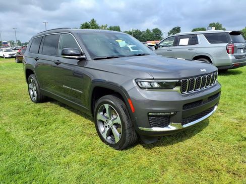 New 2025 Jeep Grand Cherokee L Limited w/ Luxury Tech Group II image 30