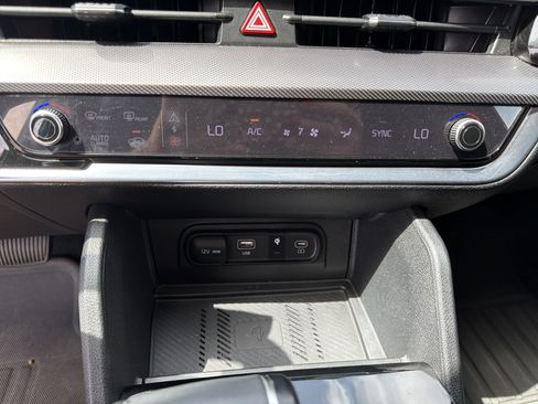 Used 2025 Kia Sportage SX FWD image 17