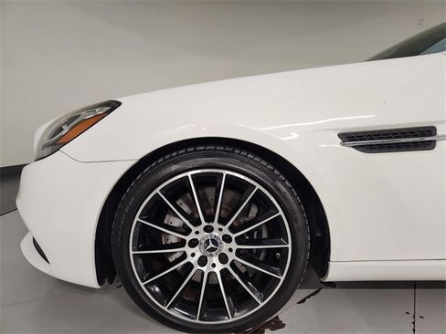 Used 2018 Mercedes-Benz SLC 300 image 10