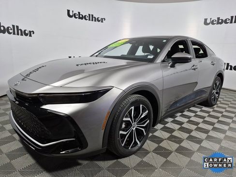 Used 2025 Toyota Crown XLE image 3