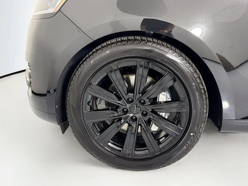 New 2026 Land Rover Range Rover Long Wheelbase SE AWD/4WD image 30