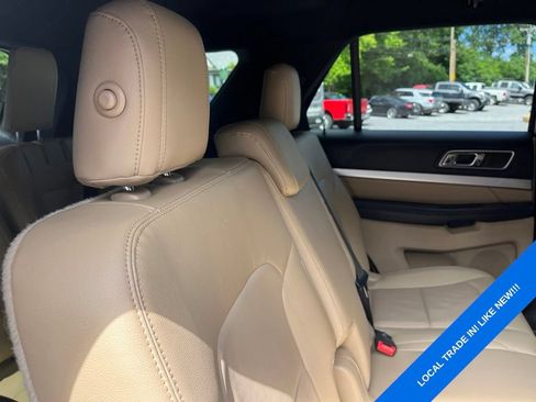 Used 2016 Ford Explorer XLT w/ Equipment Group 202A FWD image 26
