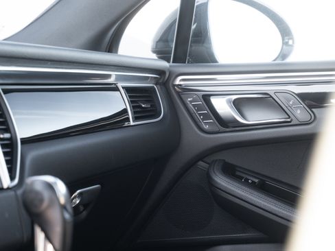 Used 2018 Porsche Macan S image 14