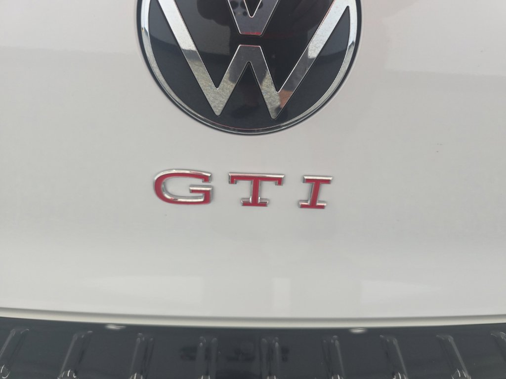 New 2026 Volkswagen GTI SE FWD image 16